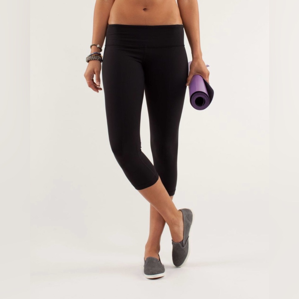 LULULEMON BLACK WUNDER UNDER CROP